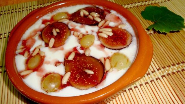 DSC09529 [yogur con frutos]