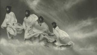 Image: Ortiz Echagüe en el laboratorio africano