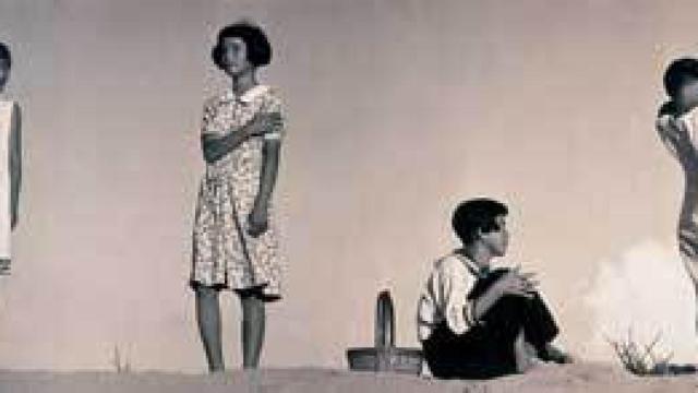 Image: Shoji Ueda, escritura sobre la arena