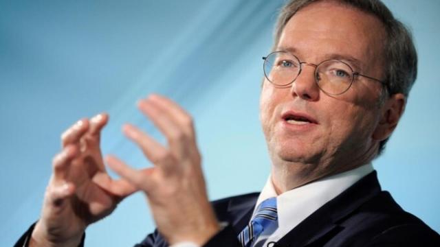 Google estaría interesada en producir hardware, afirma Eric Schmidt
