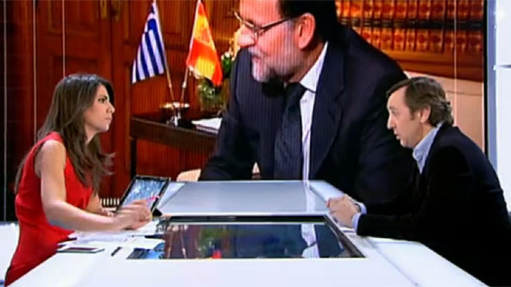 Ana Pastor triunfa con sus elecciones griegas y sus reacciones españolas