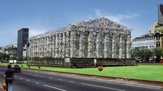 Image: Revisando a Marta Minujín