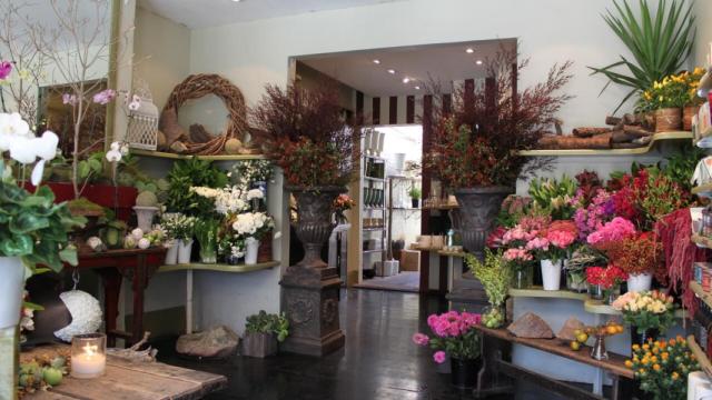 Interior de una floristería.