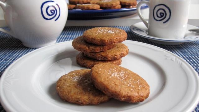 Galletas crujientes de almendra, miel y canela 0