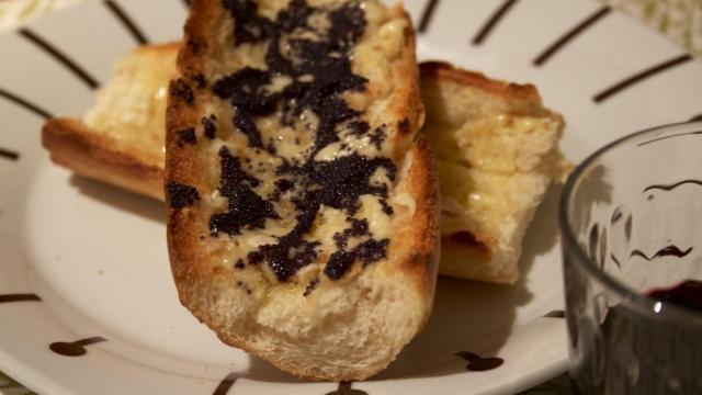 tosta_camembert_huevas