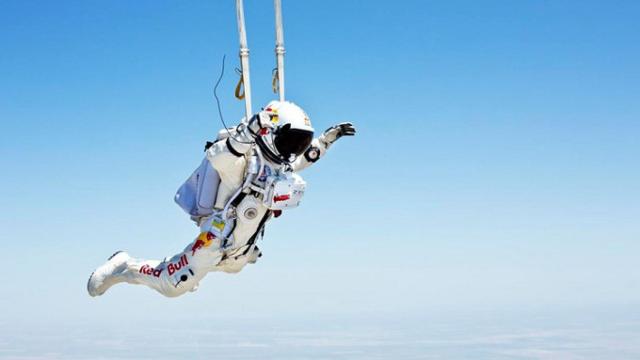 red-bull-stratos-01