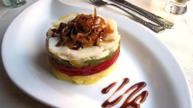 IMG_9549_2 TIMBAL DE ENSALADA TEMPLADA DE BACALAO Y VERDURAS 0