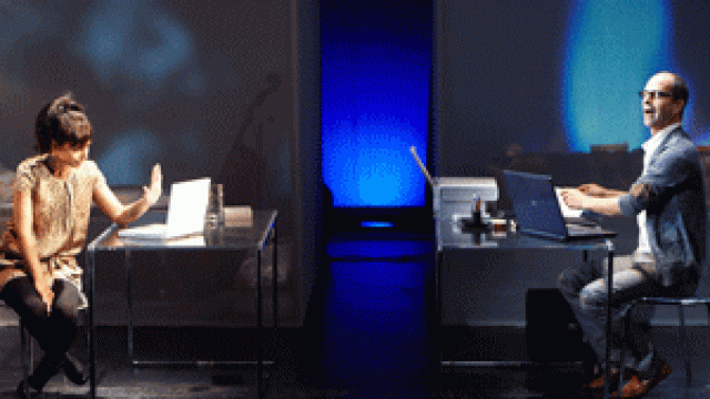 Image: Los emails animan el teatro epistolar