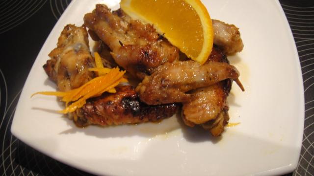 Alitas de pollo con salsa de naranja