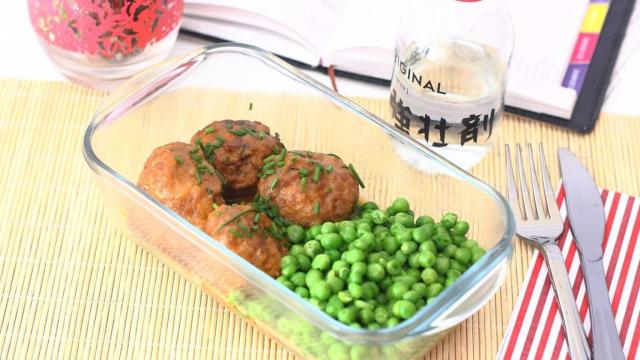 Albóndigas con guisantes