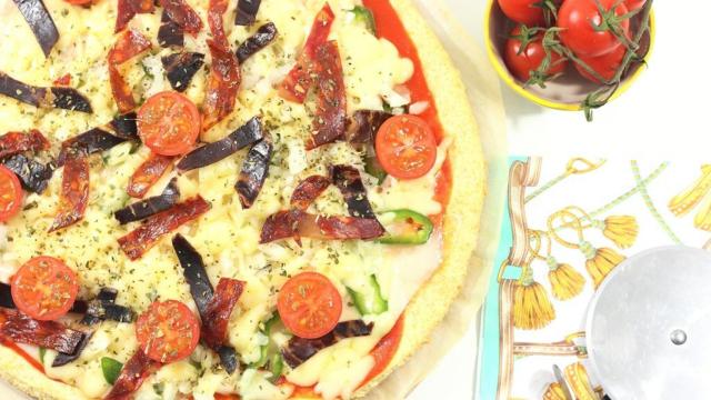 Masa de pizza sin levadura usando yogur