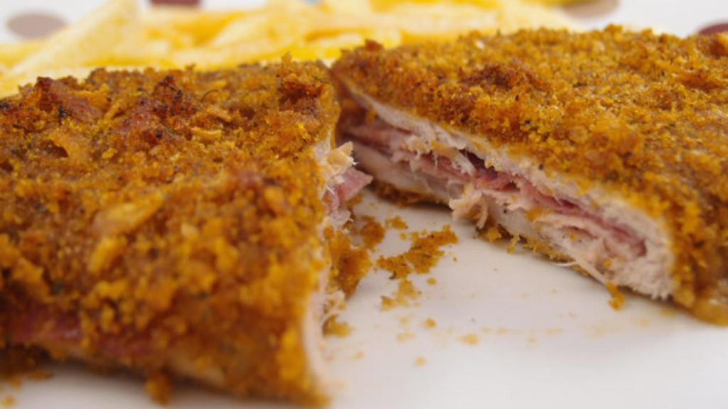 San Jacobos de lomo con empanado crujiente de Corn Flakes hechos en el horno