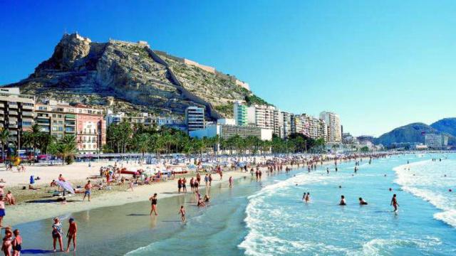 Playa del Postiguet de Alicante.