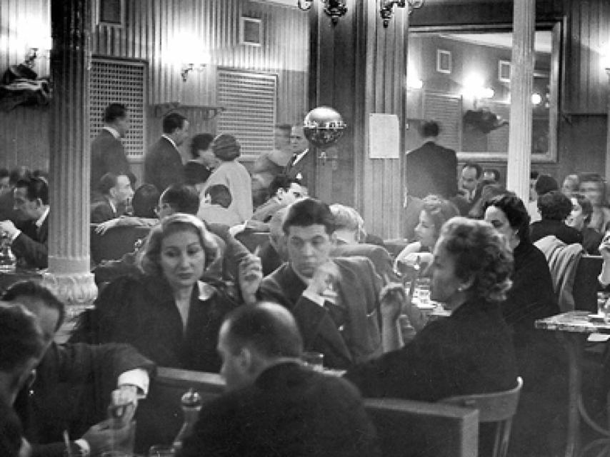 Imagen del salón Café de Gijón.