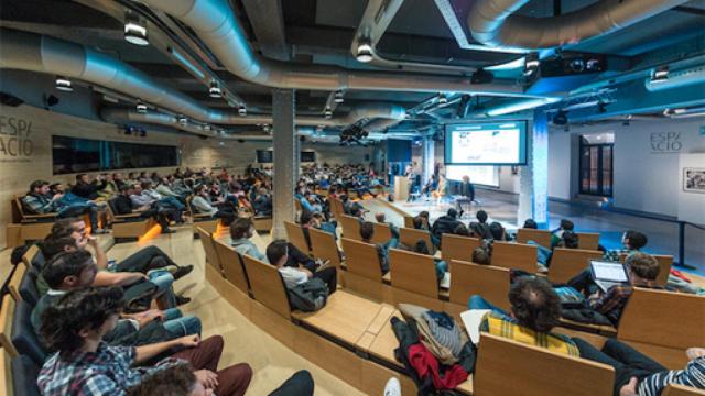 Image: La música electrónica se pone la corbata