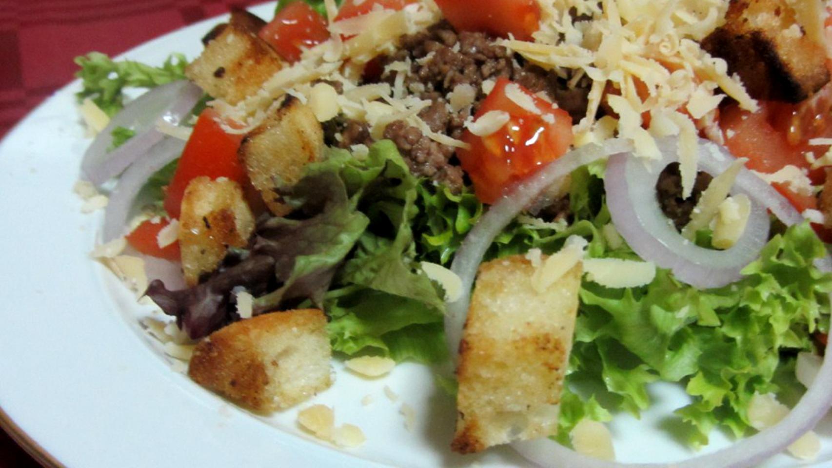 IMG_0596 [ensalada cheeseburger]