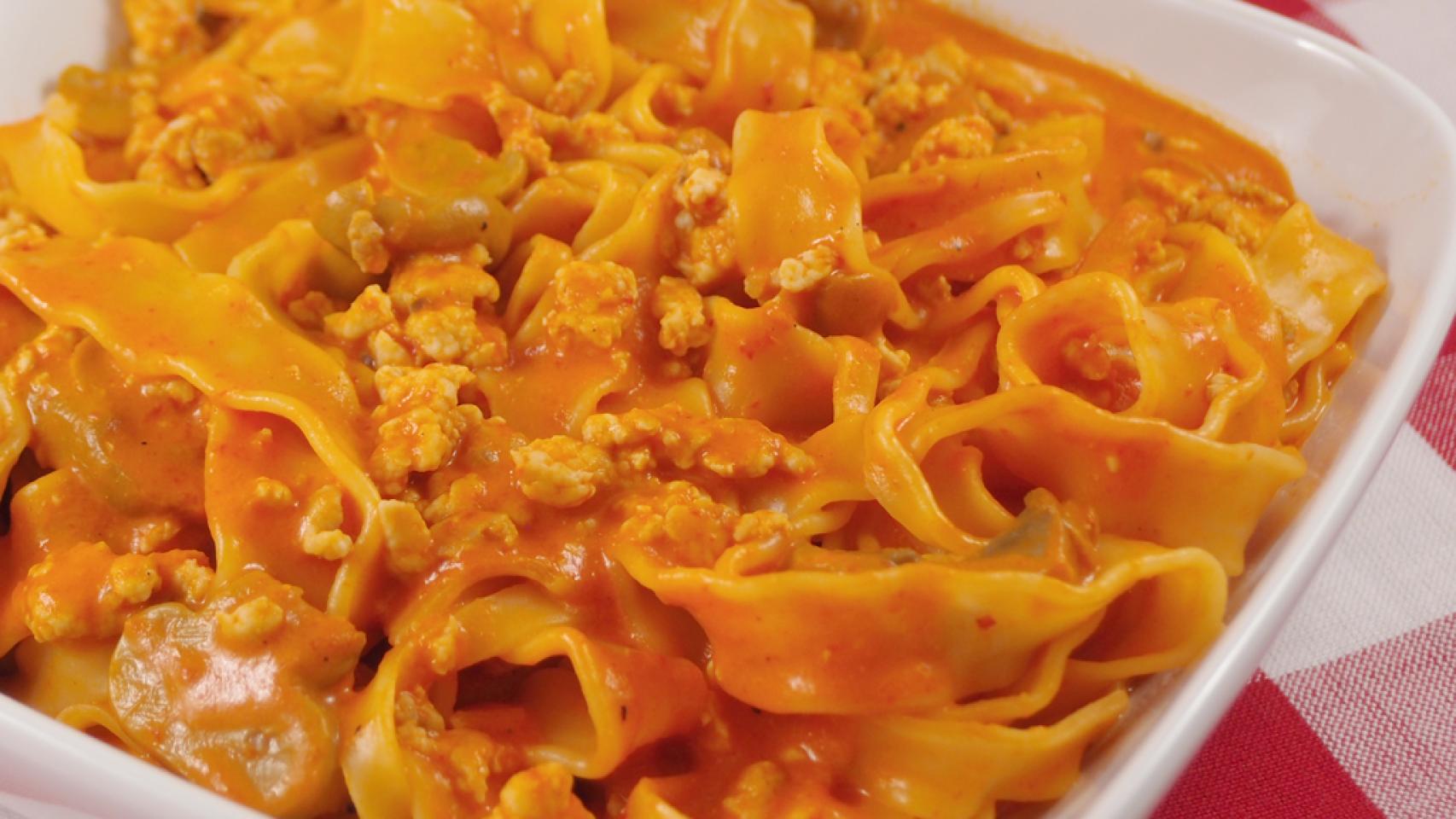 pasta con salsa de piquillos