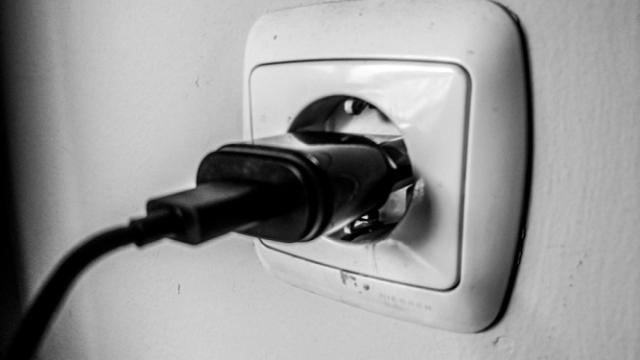 Un enchufe.