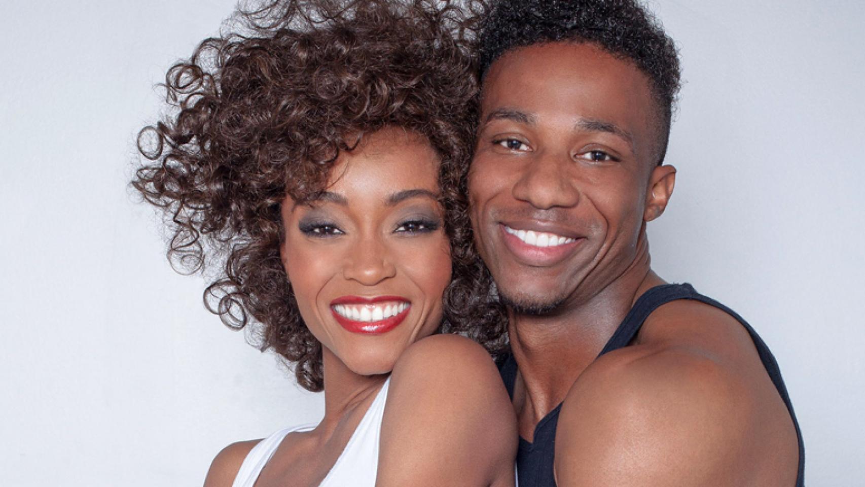 Yaya Dacosta caracterizada como Whitney Houston