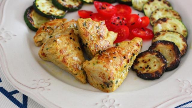 Bonito marinado al curry