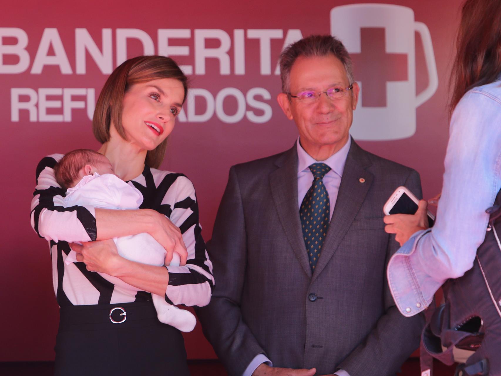 Nara, la niña que ha derretido a la Reina