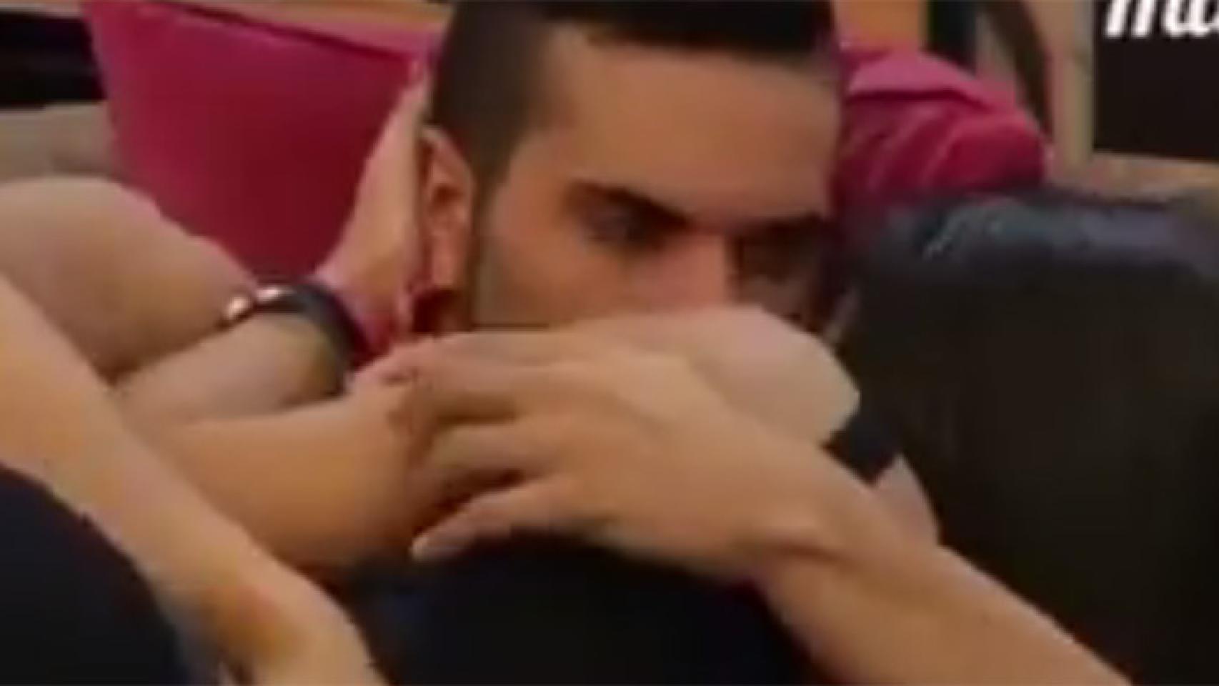 Suso y Raquel se besan por primera vez en la casa de 'GH 16'