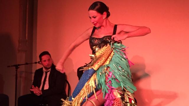 La bailaora Cecilia Gómez durante la actuación de cumpleaños de la nieta de Picasso.