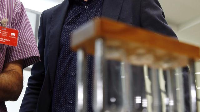 El candidato de IU compareció este miércoles, a diferencia de Iglesias. /