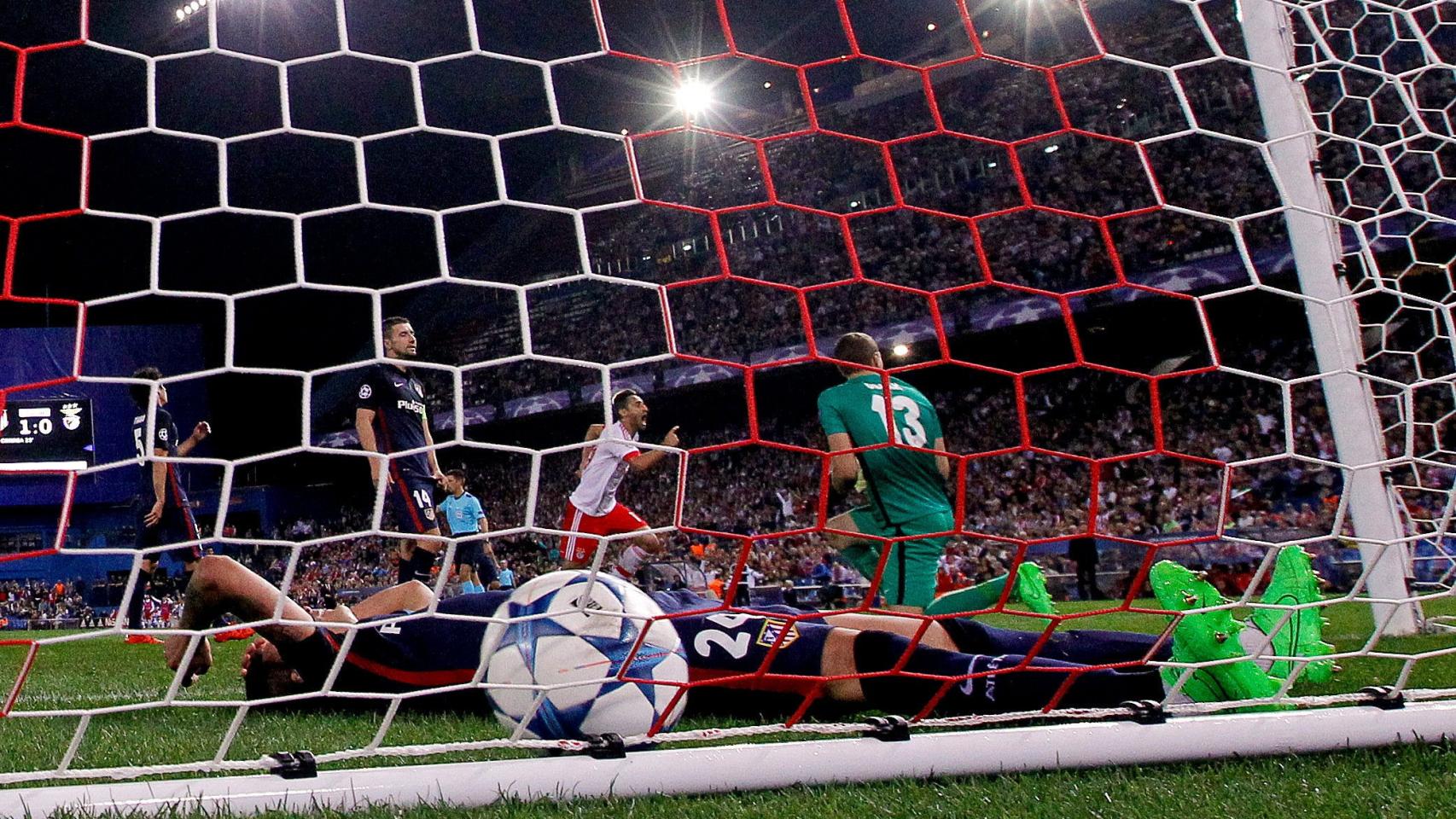 Imagen del partido entre Atleti y Benfica.