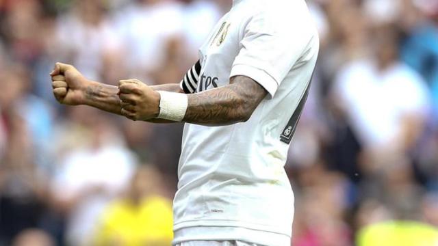 El brasileño celebra su gol al Levante.