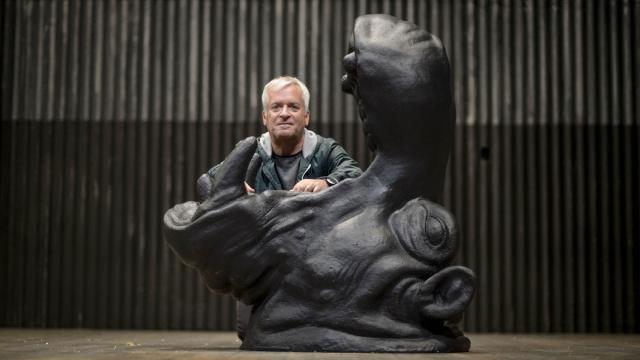 Alden, con uno de los animales en los que Alcina convierte a sus amantes