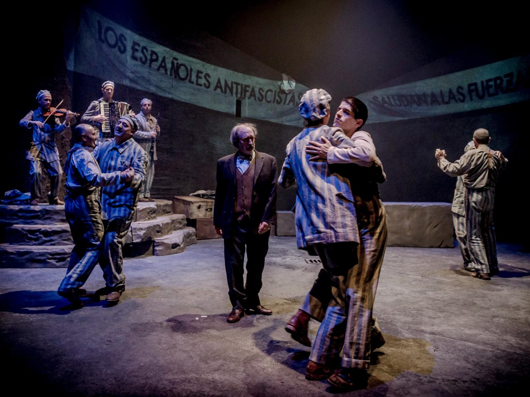 Una escena de El triángulo azul