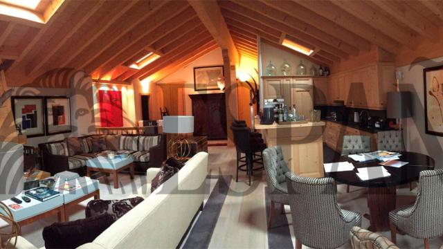 Panorámica del salón del dúplex