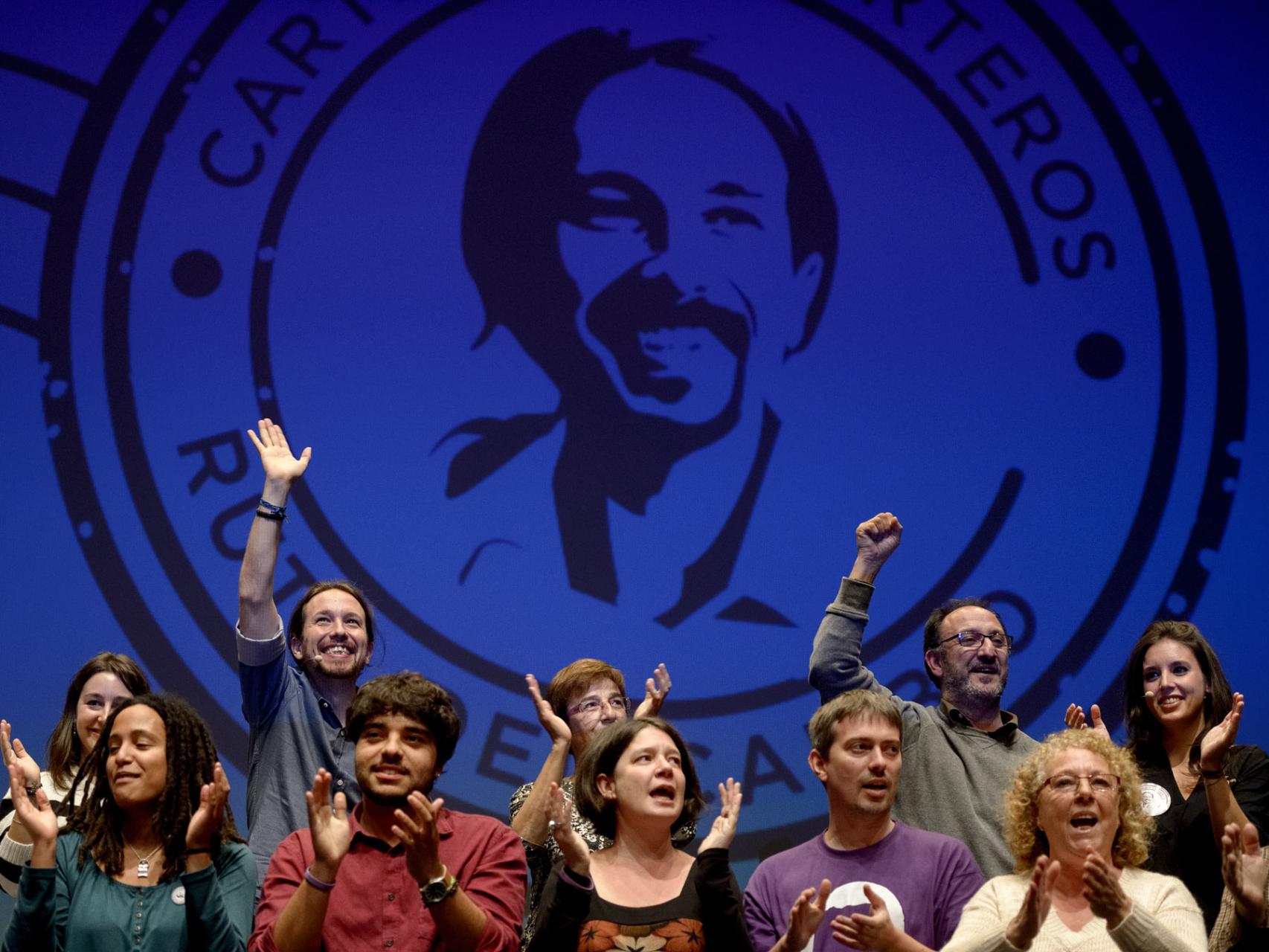 Pablo Iglesias y parte de su equipo durante la presentación de Carteros y Carteras del Cambio para el 20-D