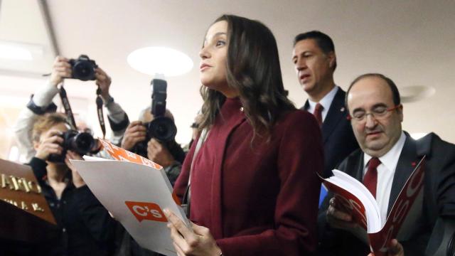 Inés Arrimadas, Miquel Iceta y Xavier García Albiol, en el registro del TC