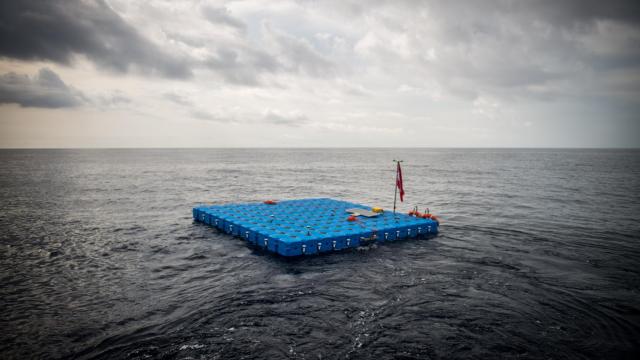 36 metros cuadrados de salvavidas.