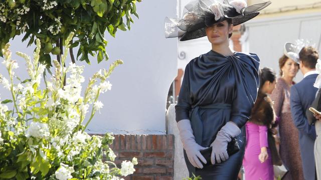Vicky Martín Berrocal a la salida de la iglesia en Mairena de Alcor