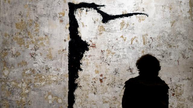 El cuadro Flor Negro, de José María Sicilia, en la exposición.