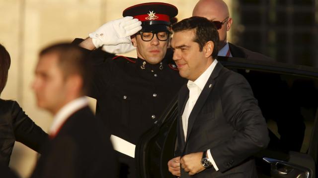 El Gobierno griego niega jugar a dos bandas.