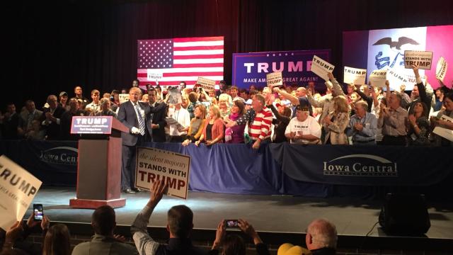 Trump, aclamado por sus seguidores en Iowa