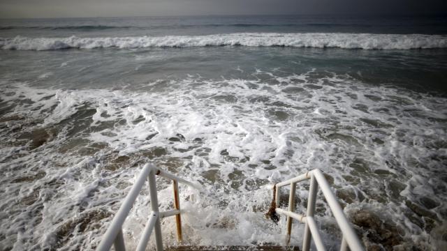 Escalera al Pacífico en Malibú, California.