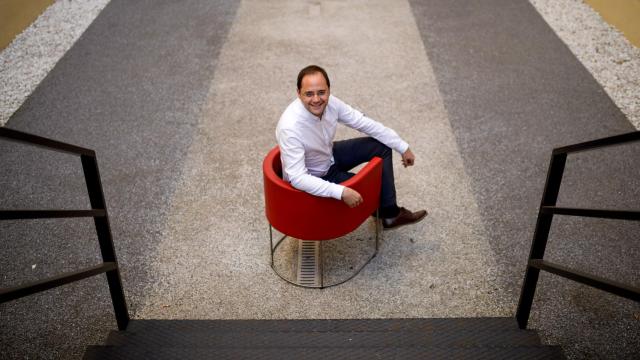 Luena, este miércoles en el desangelado patio de la sede federal del PSOE.