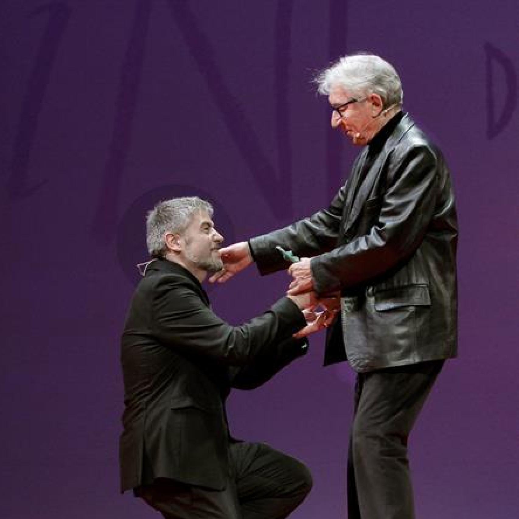 Sacristán durante la entrega del reconocimiento.