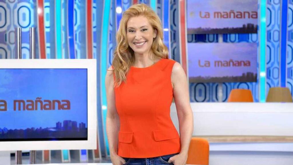 Teresa Viejo en el plató de 'La mañana de La 1' (RTVE)