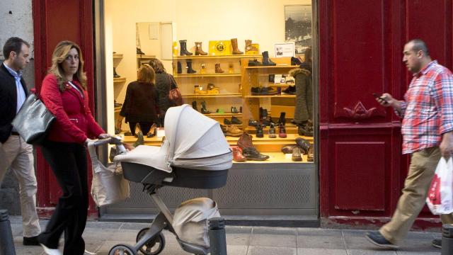 Susana Díaz con su marido y su hijo el pasado octubre en Madrid