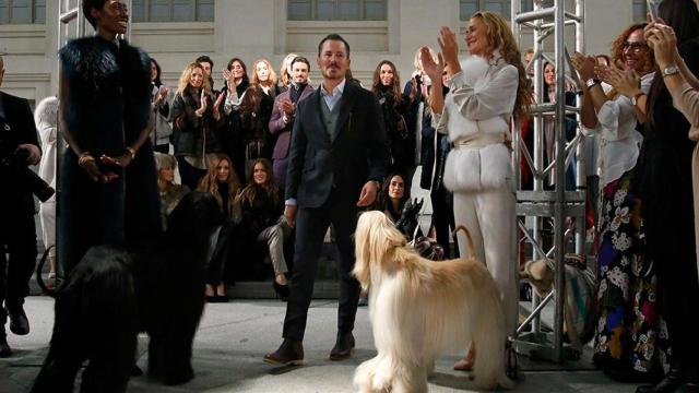 Santiago del Palacio al final de su desfile ante más de 1400 personas