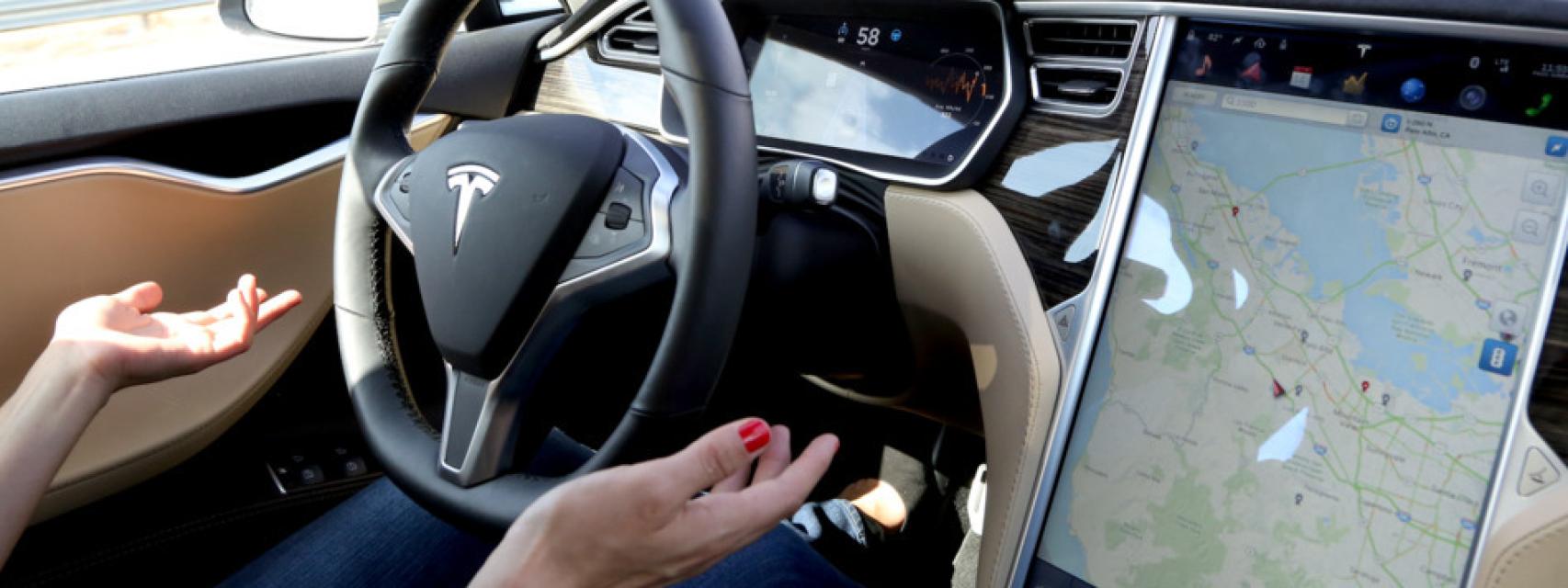 Autopilot en un Tesla.