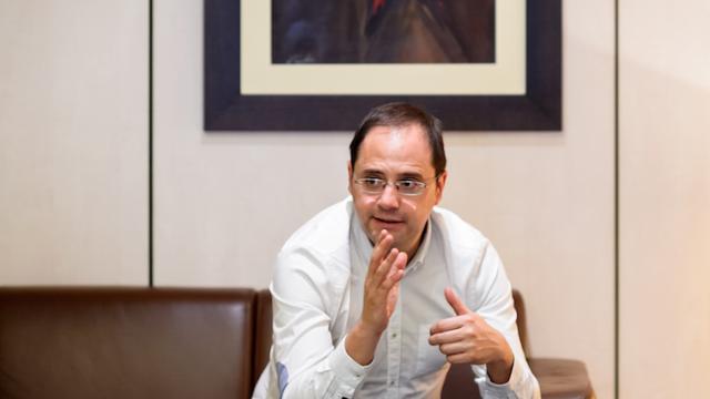 César Luena en una entrevista reciente con EL ESPAÑOL