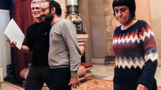 Los diputados de la CUP Anna Gabriel, Benet Salellas y Sergi Saladie.