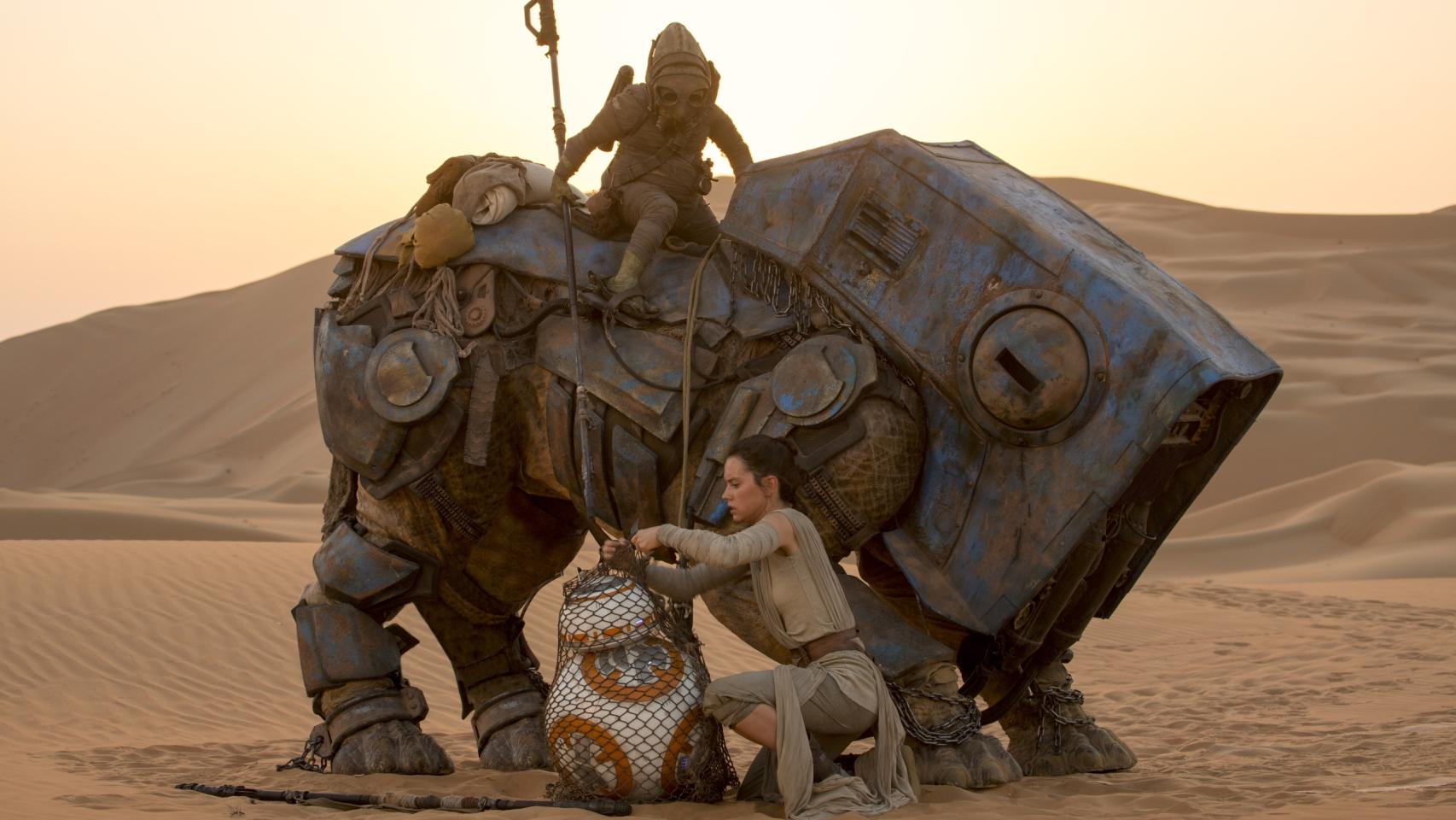 Teedo, sobre su montura biónica, con Rey